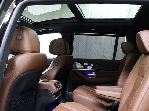 New 2026 Mercedes-Benz GLS 580 4MATIC image 14