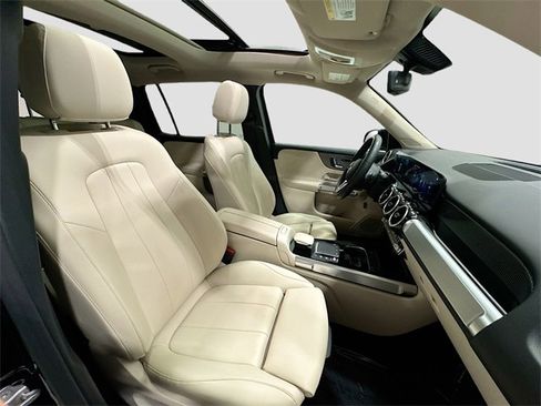 Certified 2021 Mercedes-Benz GLB 250 4MATIC image 29