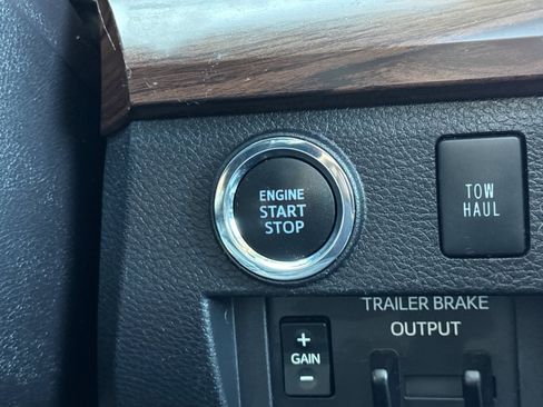 Used 2020 Toyota Tundra Limited image 34