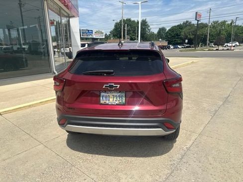 Used 2024 Chevrolet Trax LT w/ Driver Confidence Package FWD image 5
