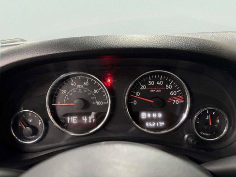 Used 2016 Jeep Wrangler Unlimited Rubicon image 38