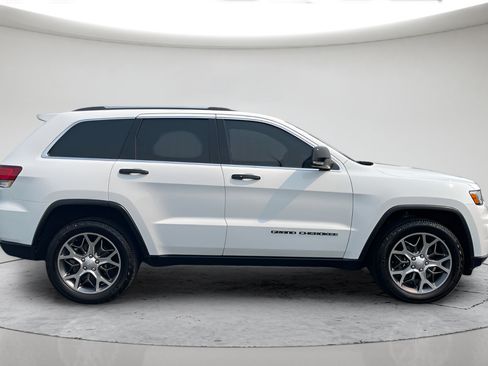 Used 2020 Jeep Grand Cherokee Limited w/ Luxury Group II AWD/4WD image 2