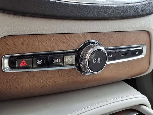 Used 2019 Volvo XC90 T6 Inscription w/ Protection Package image 15