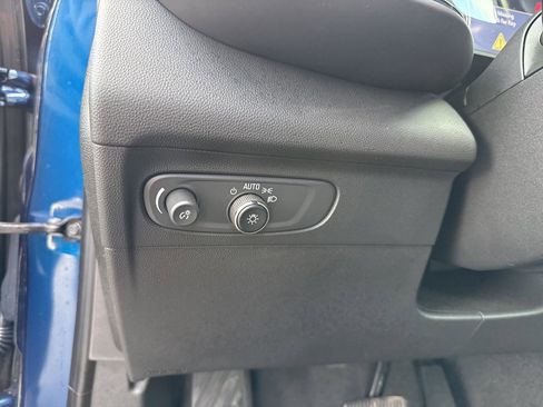 Used 2023 Buick Envision Essence image 15