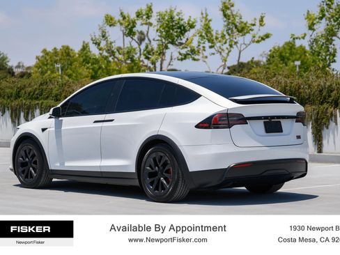 Used 2023 Tesla Model X Plaid image 4