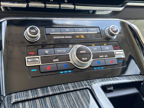 Certified 2023 Lincoln Navigator Black Label AWD/4WD image 12
