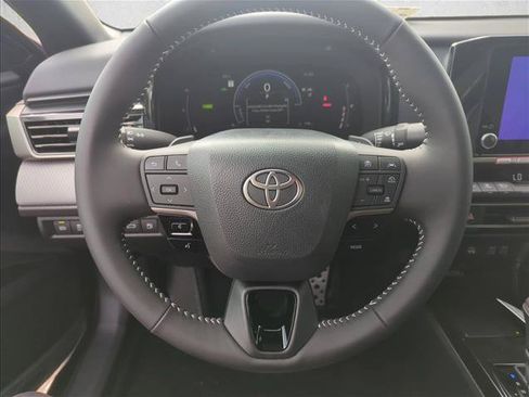 Used 2026 Toyota Camry SE FWD image 17