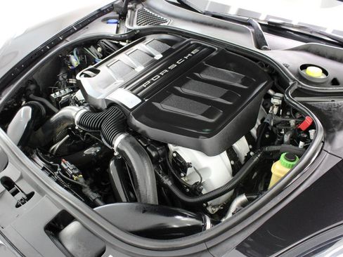 Used 2014 Porsche Panamera S image 77