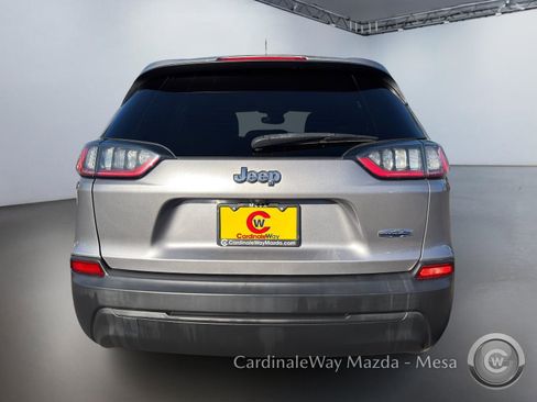 Used 2021 Jeep Cherokee Latitude image 5