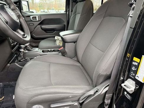 Used 2023 Jeep Gladiator Sport image 13