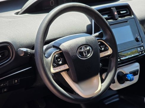Used 2017 Toyota Prius One FWD image 18