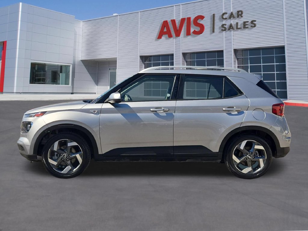 Used 2025 Hyundai Venue SEL FWD image 10