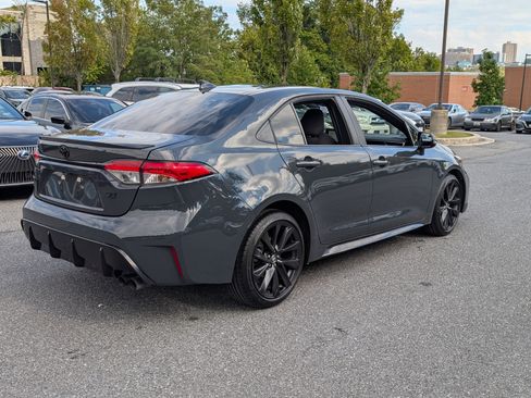 Used 2024 Toyota Corolla SE image 3