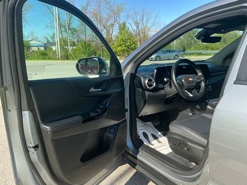 Used 2025 Chevrolet Equinox LT w/ Convenience Package II FWD image 15