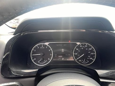 Used 2022 Nissan Pathfinder SV AWD/4WD image 24