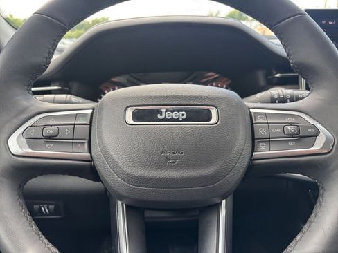 Used 2025 Jeep Compass Limited AWD/4WD image 29