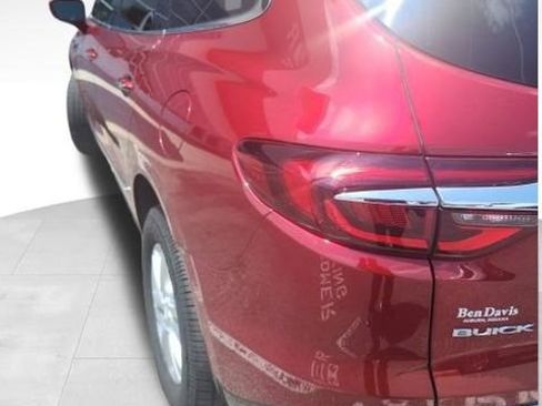 Used 2018 Buick Enclave Essence w/ Trailering Package FWD image 9