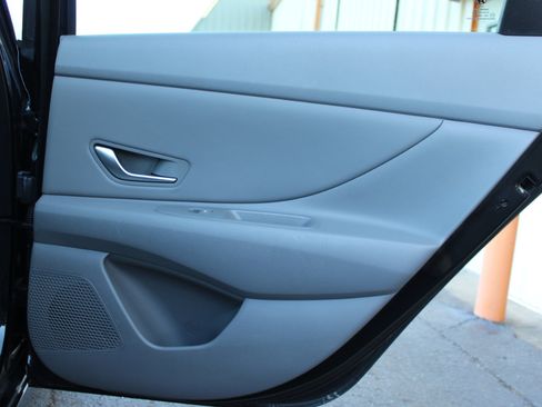 Used 2021 Hyundai Elantra SEL w/ Convenience + Premium Package image 38