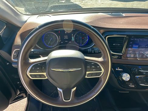 Used 2017 Chrysler Pacifica Limited w/ UConnect Theater Package image 29