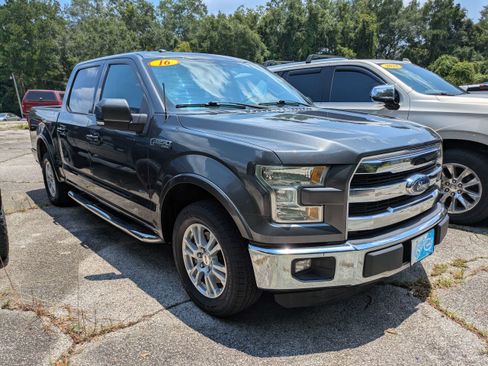 Used 2016 Ford F150 Lariat w/ Trailer Tow Package RWD image 4
