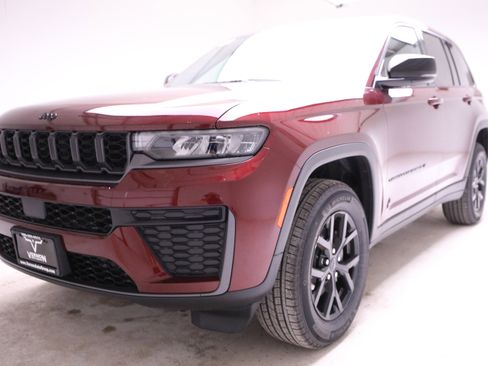 New 2026 Jeep Grand Cherokee Altitude AWD/4WD image 1