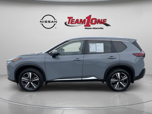 Used 2023 Nissan Rogue SL w/ SL Premium Package FWD image 5