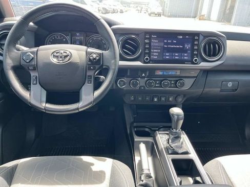 Used 2021 Toyota Tacoma TRD Off-Road w/ Technology Package AWD/4WD image 16