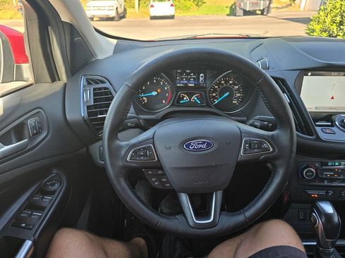 Used 2019 Ford Escape Titanium FWD image 23