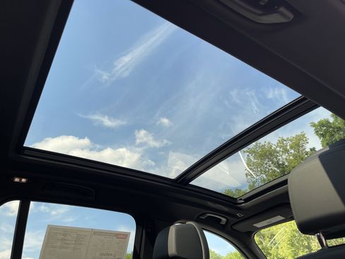 Used 2022 BMW X5 M50i w/ Premium Package image 22