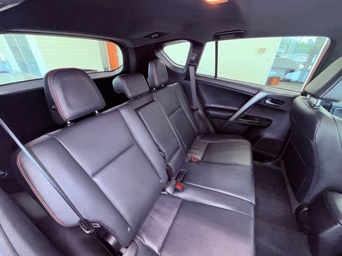 Used 2016 Toyota RAV4 SE FWD image 10