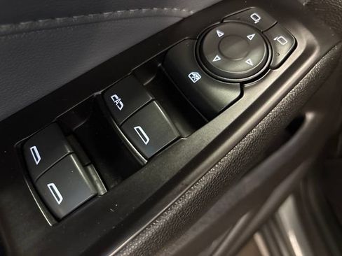 Used 2020 Chevrolet Traverse LT FWD image 11