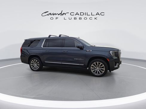 Used 2021 GMC Yukon XL Denali w/ Denali Premium Package AWD/4WD image 9