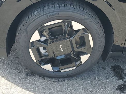 New 2026 Kia Carnival EX image 31