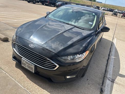 Used 2020 Ford Fusion SE w/ Equipment Group 151A FWD image 1
