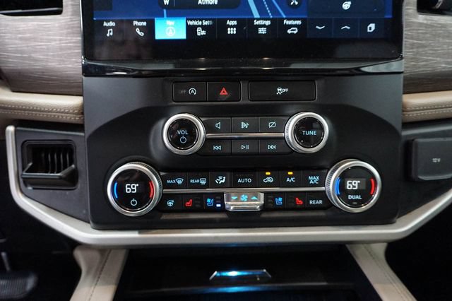 Used 2024 Ford Expedition Limited AWD/4WD image 22