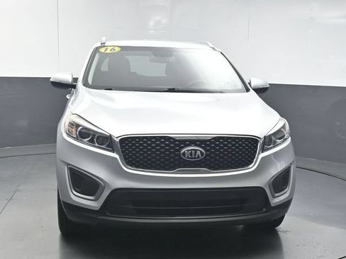 Used 2016 Kia Sorento FWD w/ LX Convenience Package image 3