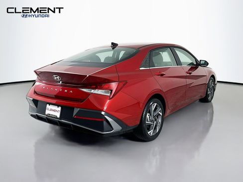 New 2025 Hyundai Elantra SEL image 6