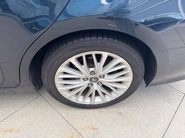 Used 2018 Toyota Camry XLE FWD image 11