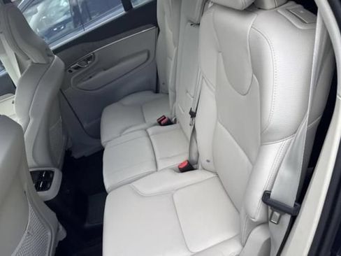 Used 2025 Volvo XC90 T8 Plus w/ Protection Package Premier AWD/4WD image 4