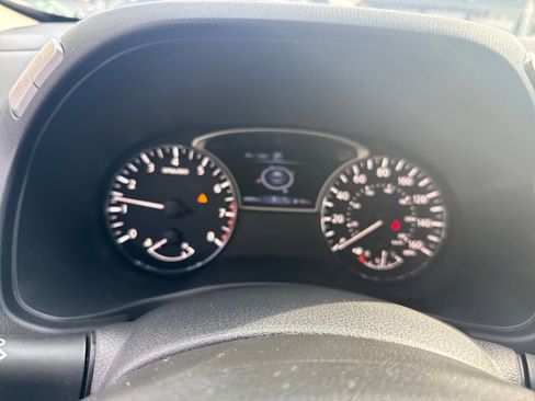 Used 2020 Nissan Pathfinder SL image 10