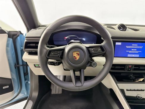 Used 2026 Porsche Macan Electric RWD image 18