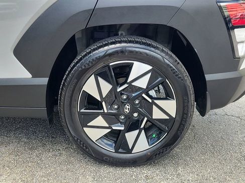 Used 2025 Hyundai Kona SEL image 32