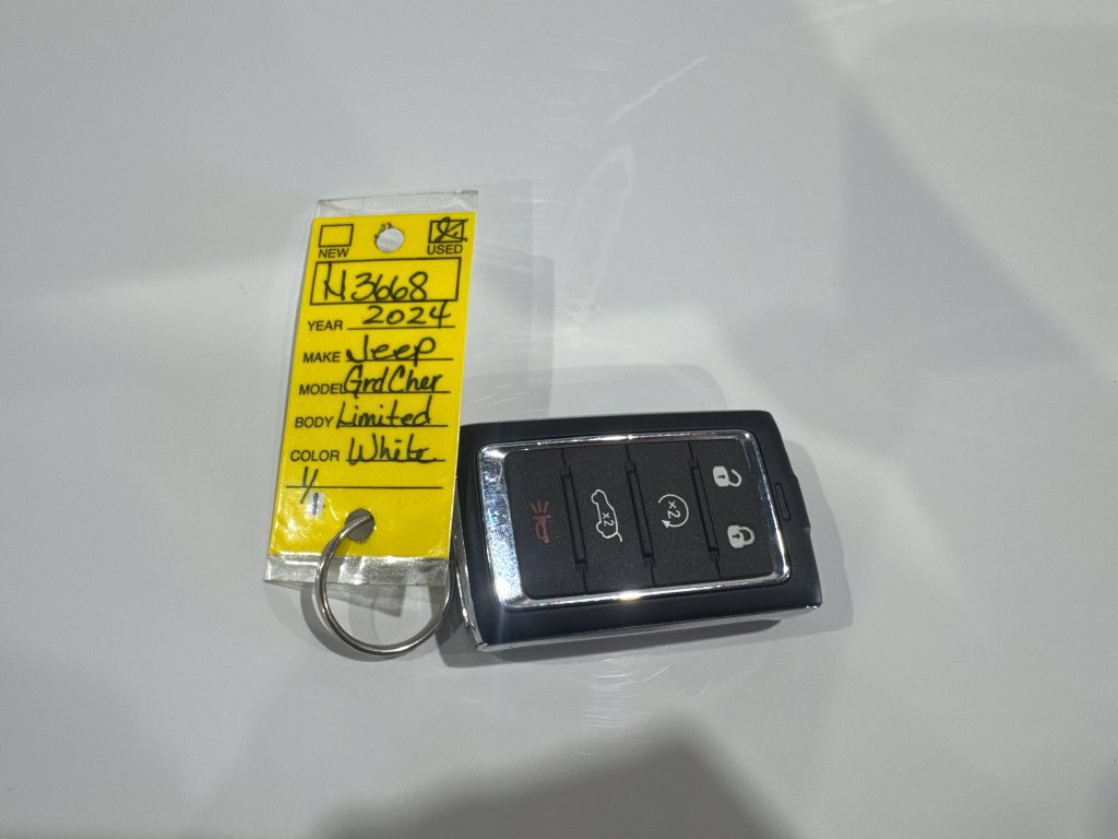 Used 2024 Jeep Grand Cherokee Limited w/ Luxury Tech Group II AWD/4WD image 45