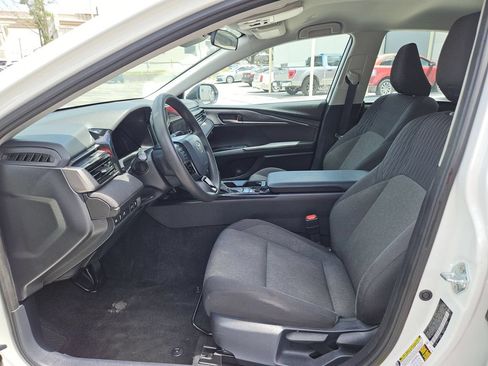 Used 2025 Toyota Camry LE FWD image 11