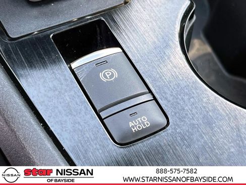 Used 2021 Nissan Rogue SV w/ Premium Package image 32