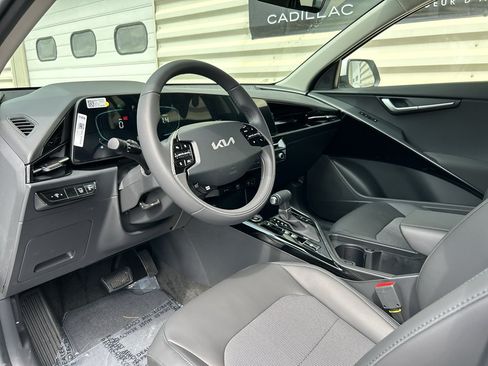 New 2026 Kia Niro EX FWD image 10