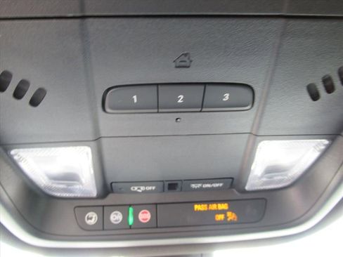 Certified 2023 Buick Enclave Essence image 25