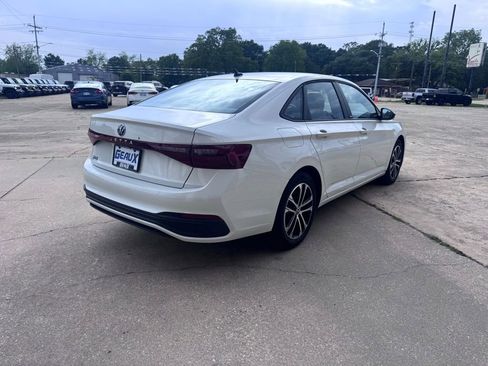 Used 2025 Volkswagen Jetta Sport image 6