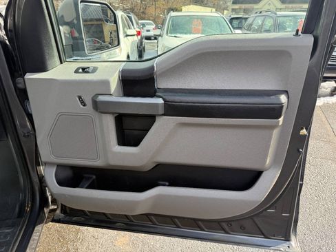 Used 2017 Ford F150 XLT AWD/4WD image 34