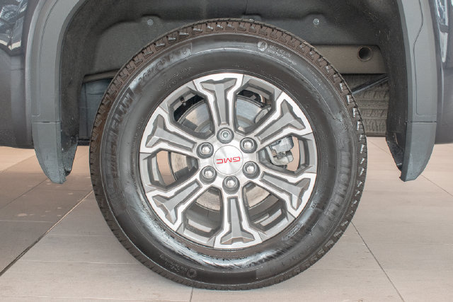 Used 2026 GMC Sierra 1500 SLT AWD/4WD image 9